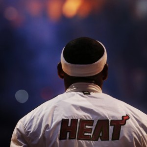 FB体育直播-新星登场：联盟新秀的成长轨迹分析，新秀联赛