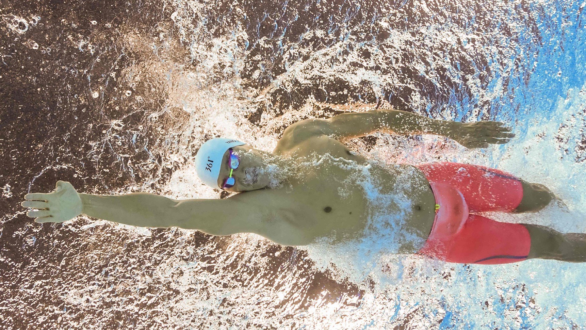 青少年足球相关产业链不断扩大，带动行业经济快速发展，中国青少年足球发展规划纲要